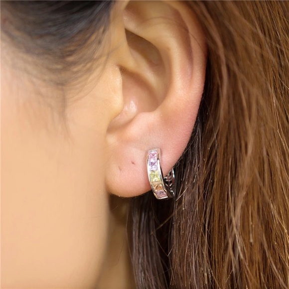 NEW💙💎LOVE! CRYSTAL CLEAR CZ HOOPS💎💙CHANNEL SET - Picture 3 of 5